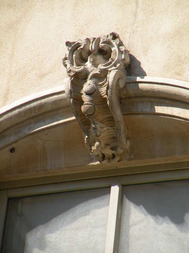 mascaron, grande rue